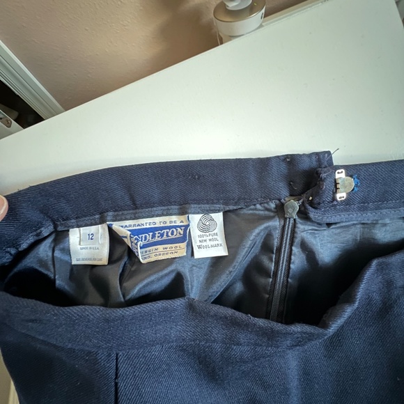 Pendleton sz 12 Navy Wool Skirt - Picture 5 of 5
